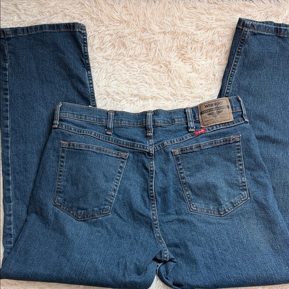 Wrangler Men’s Size 34 X 30 Straight-Leg Dark Blue Denim Jeans - Picture 6 of 7